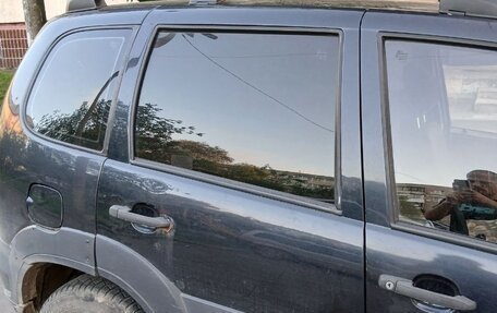 Chevrolet Niva I рестайлинг, 2010 год, 245 000 рублей, 3 фотография