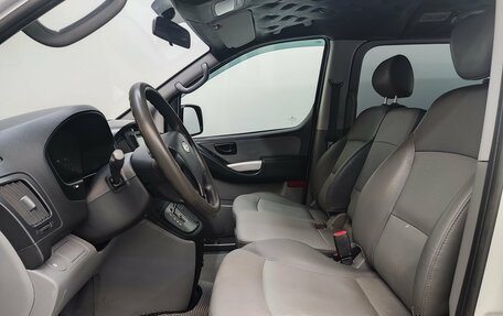 Hyundai Grand Starex Grand Starex I рестайлинг 2, 2009 год, 1 300 000 рублей, 14 фотография