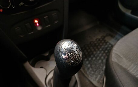 Renault Logan II, 2019 год, 759 000 рублей, 19 фотография