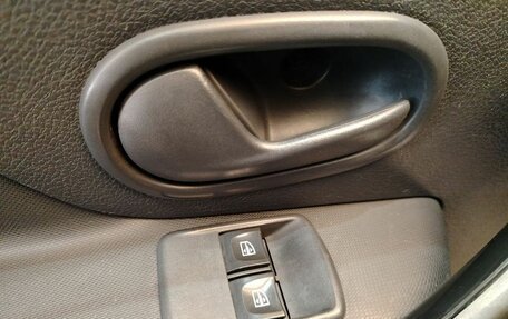 Renault Logan II, 2019 год, 759 000 рублей, 17 фотография