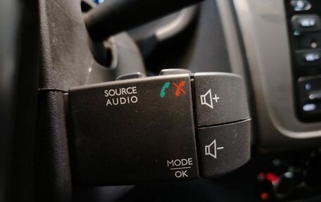 Renault Logan II, 2019 год, 759 000 рублей, 20 фотография