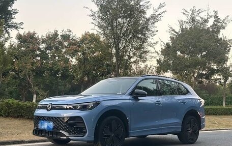 Volkswagen Tiguan, 2024 год, 4 175 000 рублей, 2 фотография