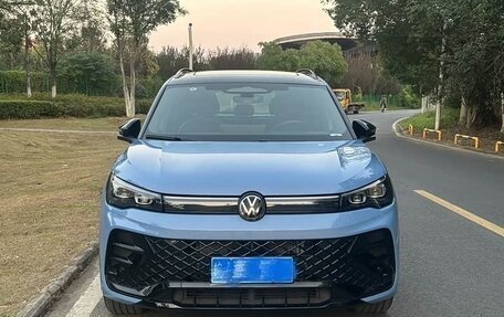 Volkswagen Tiguan, 2024 год, 4 175 000 рублей, 4 фотография