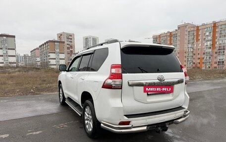 Toyota Land Cruiser Prado 150 рестайлинг 2, 2016 год, 3 400 000 рублей, 6 фотография