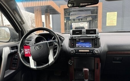 Toyota Land Cruiser Prado 150 рестайлинг 2, 2016 год, 3 400 000 рублей, 14 фотография