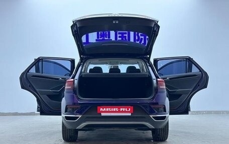 Volkswagen T-Roc I, 2022 год, 1 980 098 рублей, 6 фотография