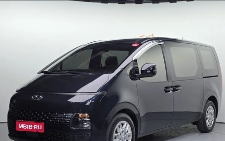 Hyundai Staria, 2024 год, 3 750 000 рублей, 1 фотография