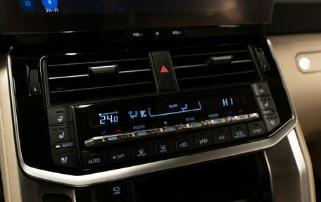 Toyota Land Cruiser, 2025 год, 16 200 000 рублей, 27 фотография