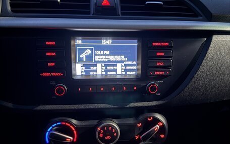 KIA Rio IV, 2018 год, 1 350 000 рублей, 10 фотография