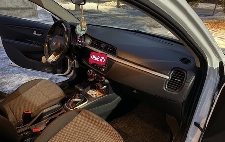 KIA Rio IV, 2018 год, 1 350 000 рублей, 7 фотография