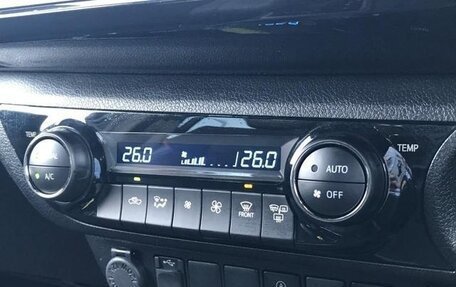 Toyota Hilux VIII, 2022 год, 4 300 000 рублей, 17 фотография