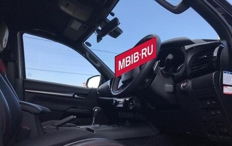 Toyota Hilux VIII, 2022 год, 4 300 000 рублей, 9 фотография