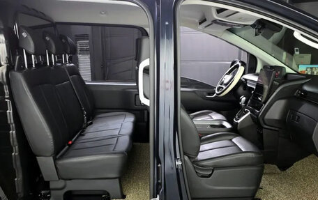 Hyundai Staria, 2024 год, 3 750 000 рублей, 21 фотография