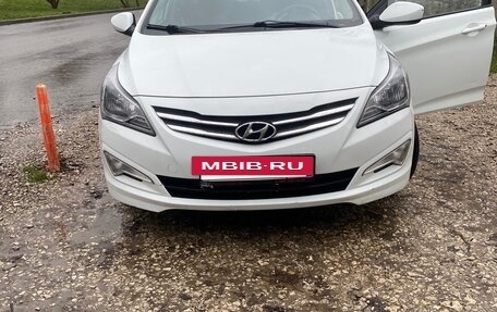 Hyundai Solaris II рестайлинг, 2015 год, 900 000 рублей, 6 фотография