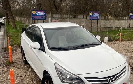 Hyundai Solaris II рестайлинг, 2015 год, 900 000 рублей, 7 фотография