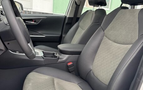 Toyota RAV4, 2025 год, 4 130 000 рублей, 12 фотография