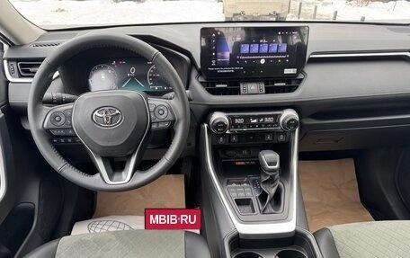 Toyota RAV4, 2025 год, 4 130 000 рублей, 11 фотография