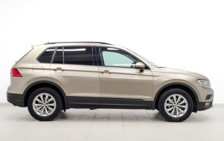 Volkswagen Tiguan II, 2020 год, 2 500 000 рублей, 4 фотография