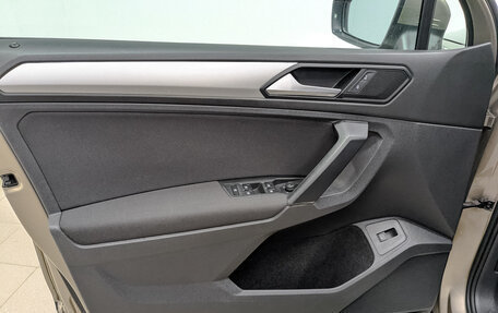 Volkswagen Tiguan II, 2020 год, 2 500 000 рублей, 19 фотография