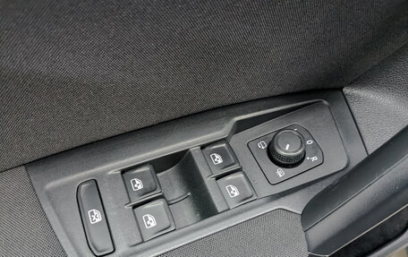 Volkswagen Tiguan II, 2020 год, 2 500 000 рублей, 24 фотография