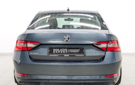 Skoda Superb III рестайлинг, 2018 год, 1 990 000 рублей, 6 фотография