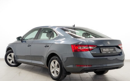 Skoda Superb III рестайлинг, 2018 год, 1 990 000 рублей, 7 фотография