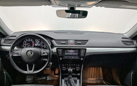 Skoda Superb III рестайлинг, 2018 год, 1 990 000 рублей, 13 фотография