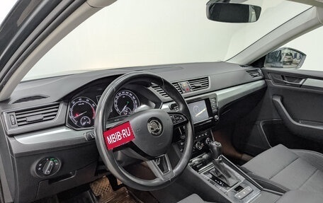 Skoda Superb III рестайлинг, 2018 год, 1 990 000 рублей, 14 фотография