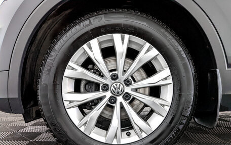 Volkswagen Tiguan II, 2019 год, 2 300 000 рублей, 18 фотография