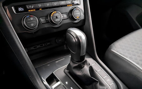 Volkswagen Tiguan II, 2019 год, 2 300 000 рублей, 26 фотография