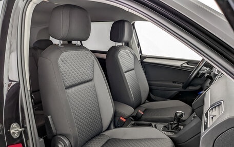 Volkswagen Tiguan II, 2019 год, 2 300 000 рублей, 23 фотография