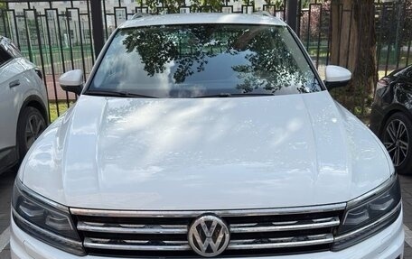 Volkswagen Tiguan II, 2020 год, 2 770 000 рублей, 1 фотография