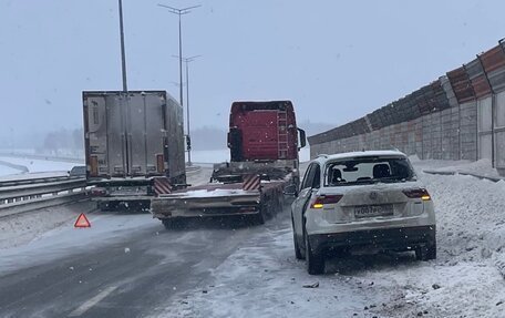 Volkswagen Tiguan II, 2020 год, 2 770 000 рублей, 18 фотография