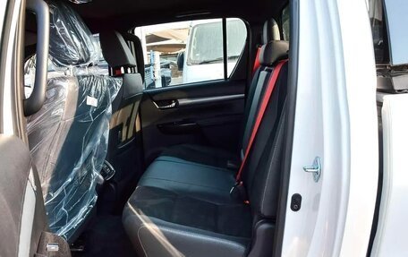Toyota Hilux VIII, 2025 год, 8 300 000 рублей, 14 фотография