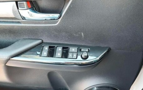 Toyota Hilux VIII, 2025 год, 8 300 000 рублей, 10 фотография