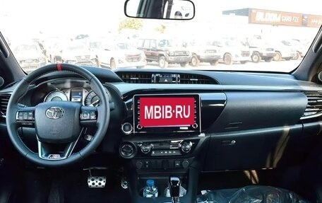 Toyota Hilux VIII, 2025 год, 8 300 000 рублей, 6 фотография