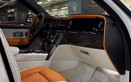 Rolls-Royce Cullinan, 2025 год, 69 700 000 рублей, 5 фотография