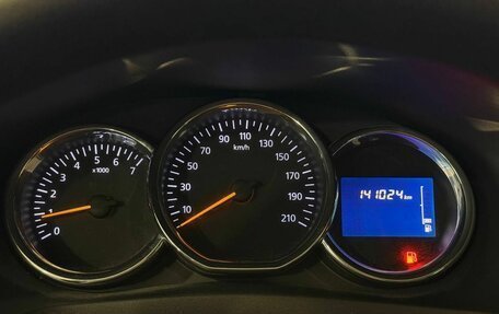 Renault Logan II, 2018 год, 797 000 рублей, 10 фотография