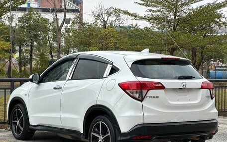 Honda Vezel, 2022 год, 1 400 000 рублей, 6 фотография