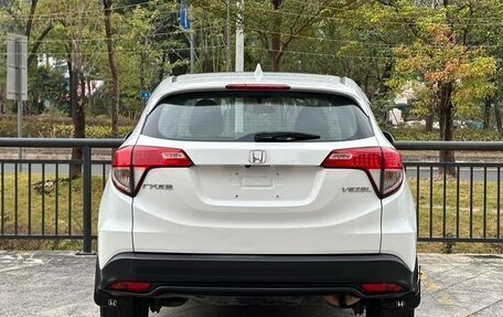 Honda Vezel, 2022 год, 1 400 000 рублей, 5 фотография