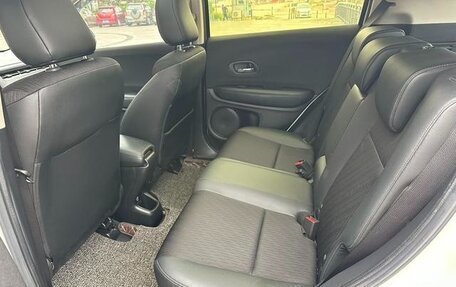 Honda Vezel, 2022 год, 1 400 000 рублей, 9 фотография