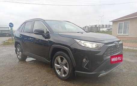Toyota RAV4, 2021 год, 2 800 000 рублей, 2 фотография