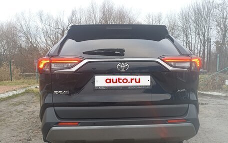 Toyota RAV4, 2021 год, 2 800 000 рублей, 4 фотография