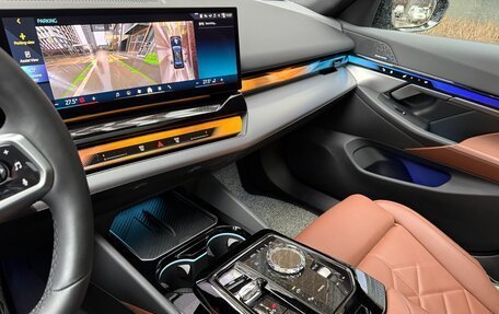 BMW 5 серия, 2024 год, 8 065 000 рублей, 27 фотография