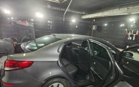 KIA Rio III рестайлинг, 2016 год, 900 000 рублей, 7 фотография