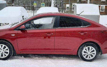 Hyundai Solaris II рестайлинг, 2017 год, 1 100 000 рублей, 3 фотография