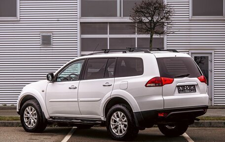 Mitsubishi Pajero Sport II рестайлинг, 2015 год, 1 795 000 рублей, 4 фотография