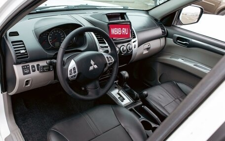 Mitsubishi Pajero Sport II рестайлинг, 2015 год, 1 795 000 рублей, 13 фотография