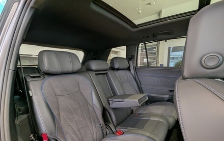 Volkswagen Teramont, 2025 год, 6 890 000 рублей, 34 фотография