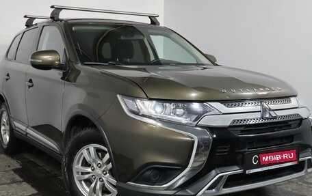 Mitsubishi Outlander III рестайлинг 3, 2018 год, 1 969 000 рублей, 1 фотография